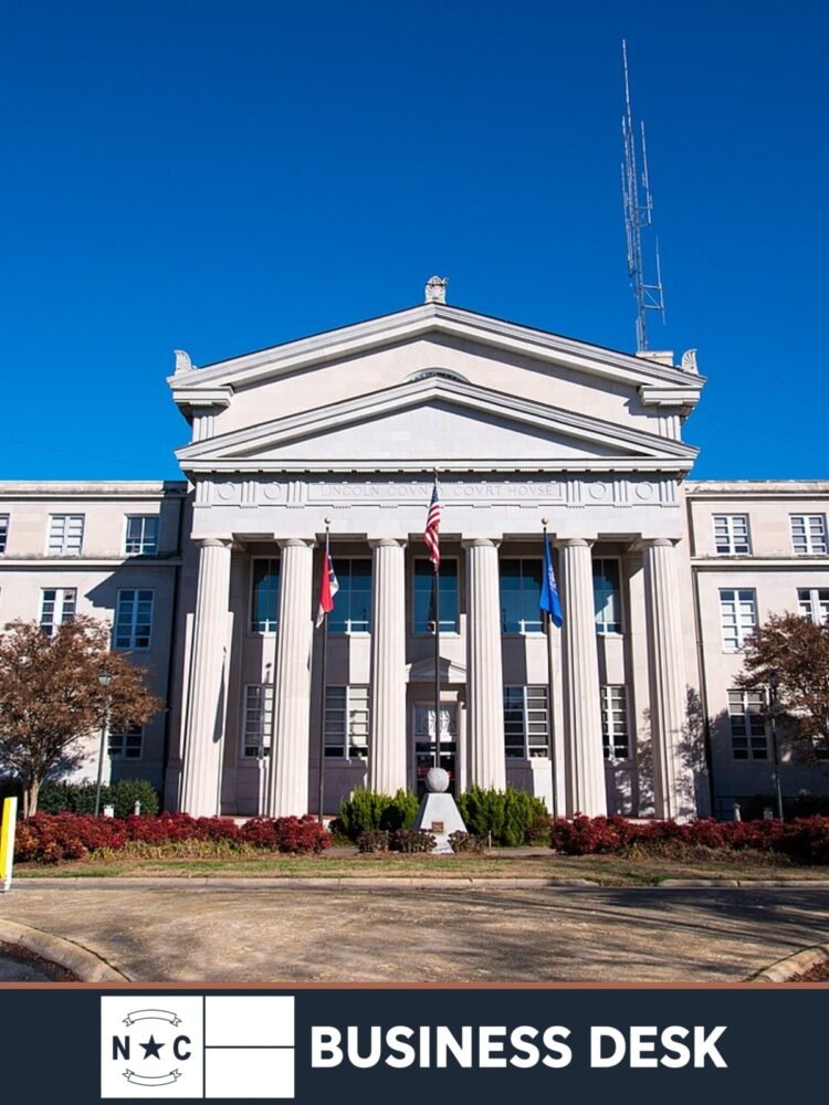 Lincoln County Courthouse in Lincolnton, shown as contextual imagery for the county commissioners’ Iron Gate rezoning decision.