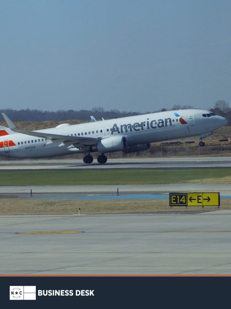 American Airlines Boeing 737-800 departing Charlotte Douglas International Airport.