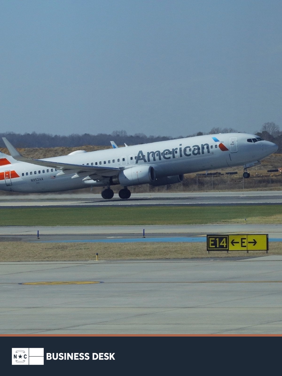 American Airlines Boeing 737-800 departing Charlotte Douglas International Airport.